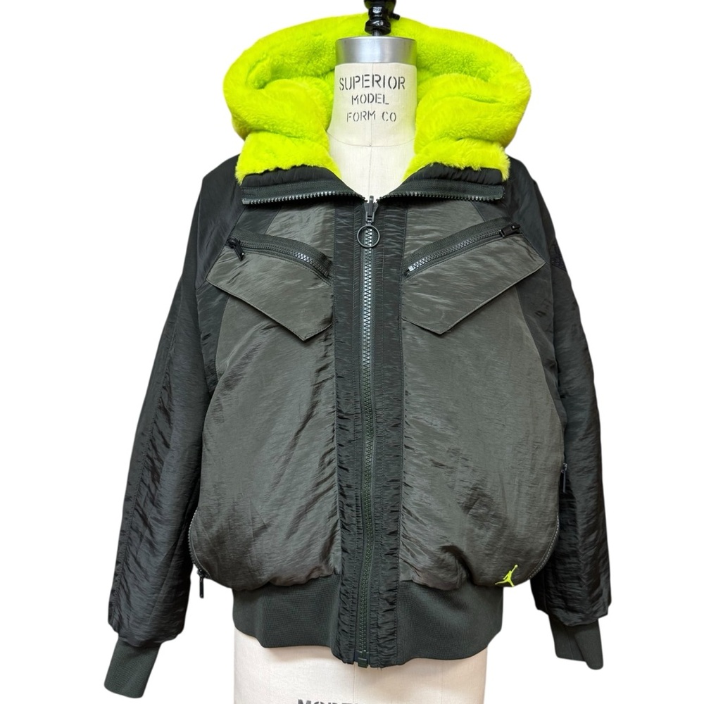Nike Jordan Reversible Tech Bomber Jacket Fur Hoodie Women’s L Green Streetwear